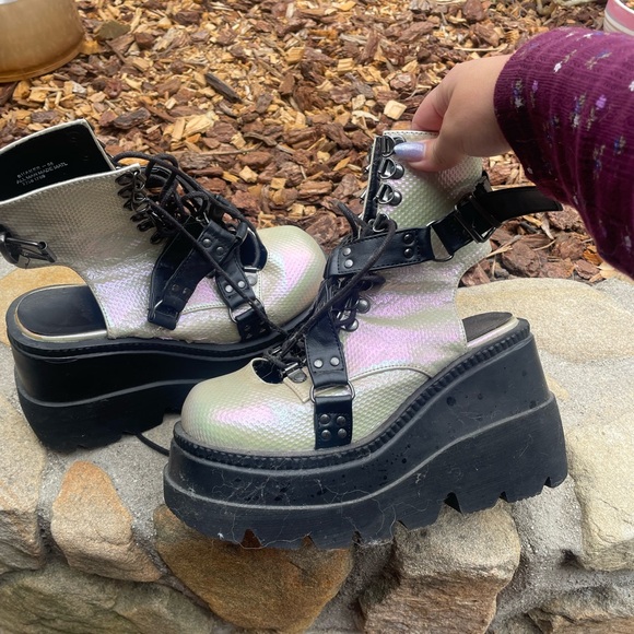 Demonia Shoes - Demonia Shaker 56 iridescent boots
